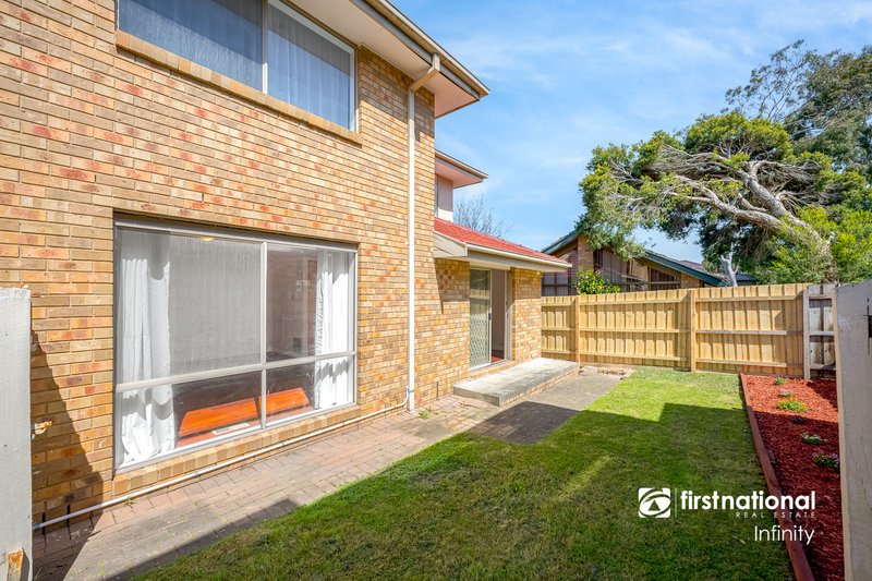 Photo - 2/9-11 Wills Avenue, Mount Waverley VIC 3149 - Image 8