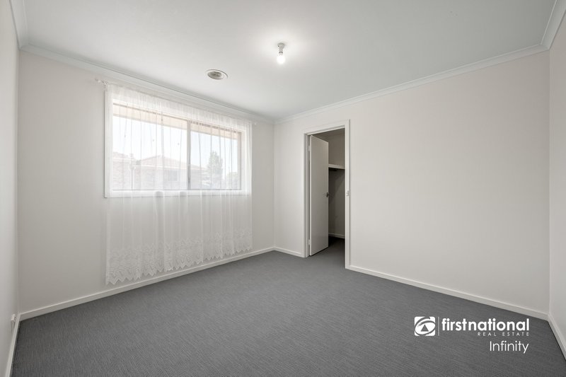 Photo - 2/9-11 Wills Avenue, Mount Waverley VIC 3149 - Image 9