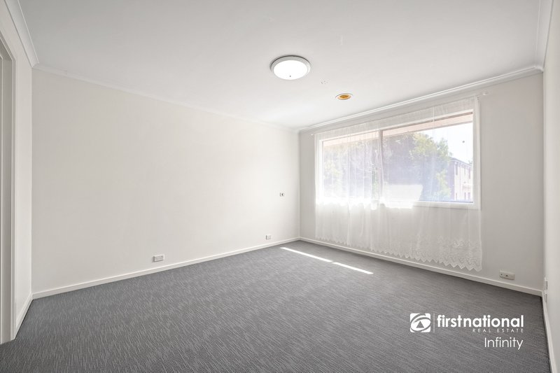 Photo - 2/9-11 Wills Avenue, Mount Waverley VIC 3149 - Image 10