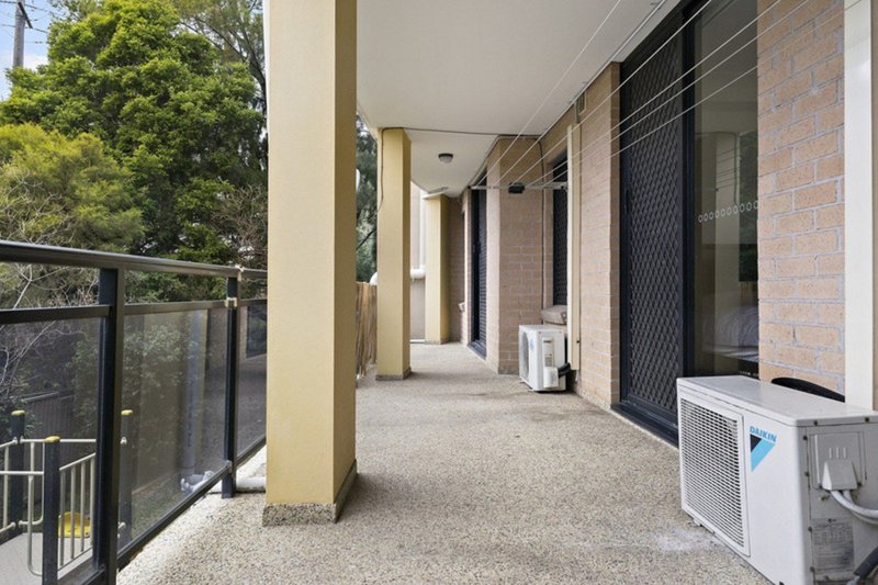 Photo - 2/9-13 Griffiths Street, Blacktown NSW 2148 - Image 6