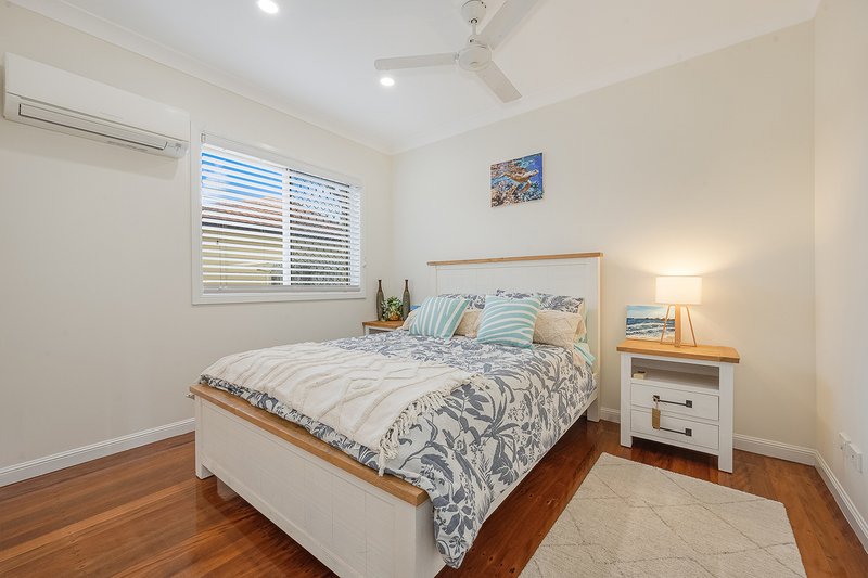 Photo - 2/9-15 Donkin Street, Scarborough QLD 4020 - Image 11