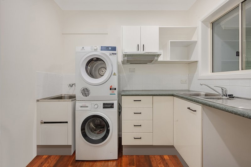 Photo - 2/9-15 Donkin Street, Scarborough QLD 4020 - Image 15