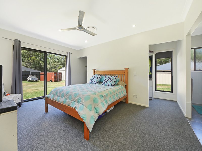 Photo - 29-31 Pocketwood Place, Upper Caboolture QLD 4510 - Image 5