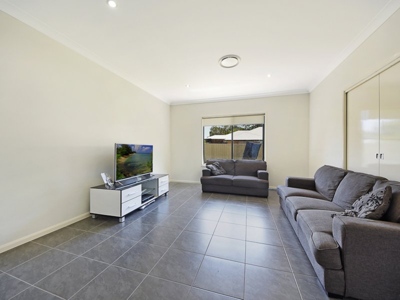 Photo - 29-31 Pocketwood Place, Upper Caboolture QLD 4510 - Image 7