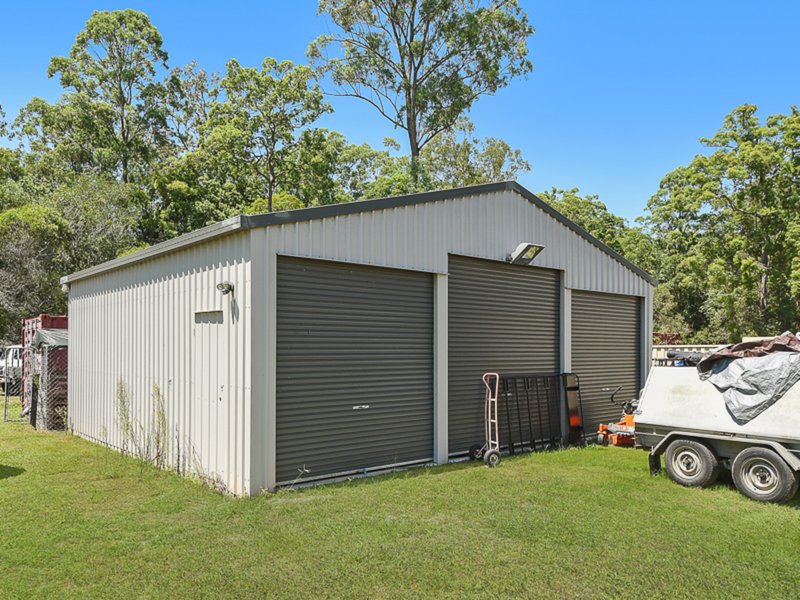 Photo - 29-31 Pocketwood Place, Upper Caboolture QLD 4510 - Image 8