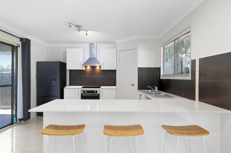 Photo - 29 Abang Avenue, Tanah Merah QLD 4128 - Image 4