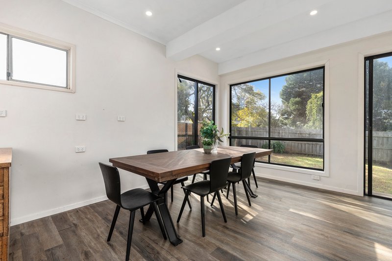 Photo - 29 Acacia Avenue, Mentone VIC 3194 - Image 5