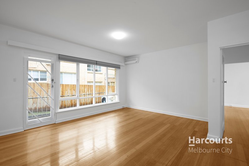 Photo - 2/9 Acheron Avenue, Camberwell VIC 3124 - Image 2