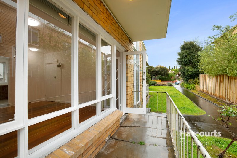 Photo - 2/9 Acheron Avenue, Camberwell VIC 3124 - Image 8