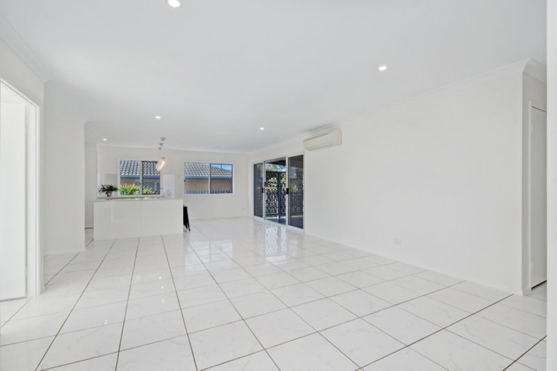 Photo - 29 Admiral Drive, Deception Bay QLD 4508 - Image 7