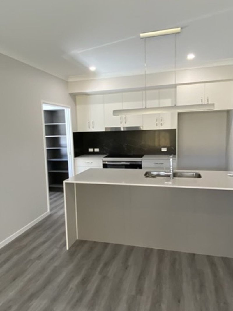 Photo - 29 Aegean Avenue, Newport QLD 4020 - Image 4