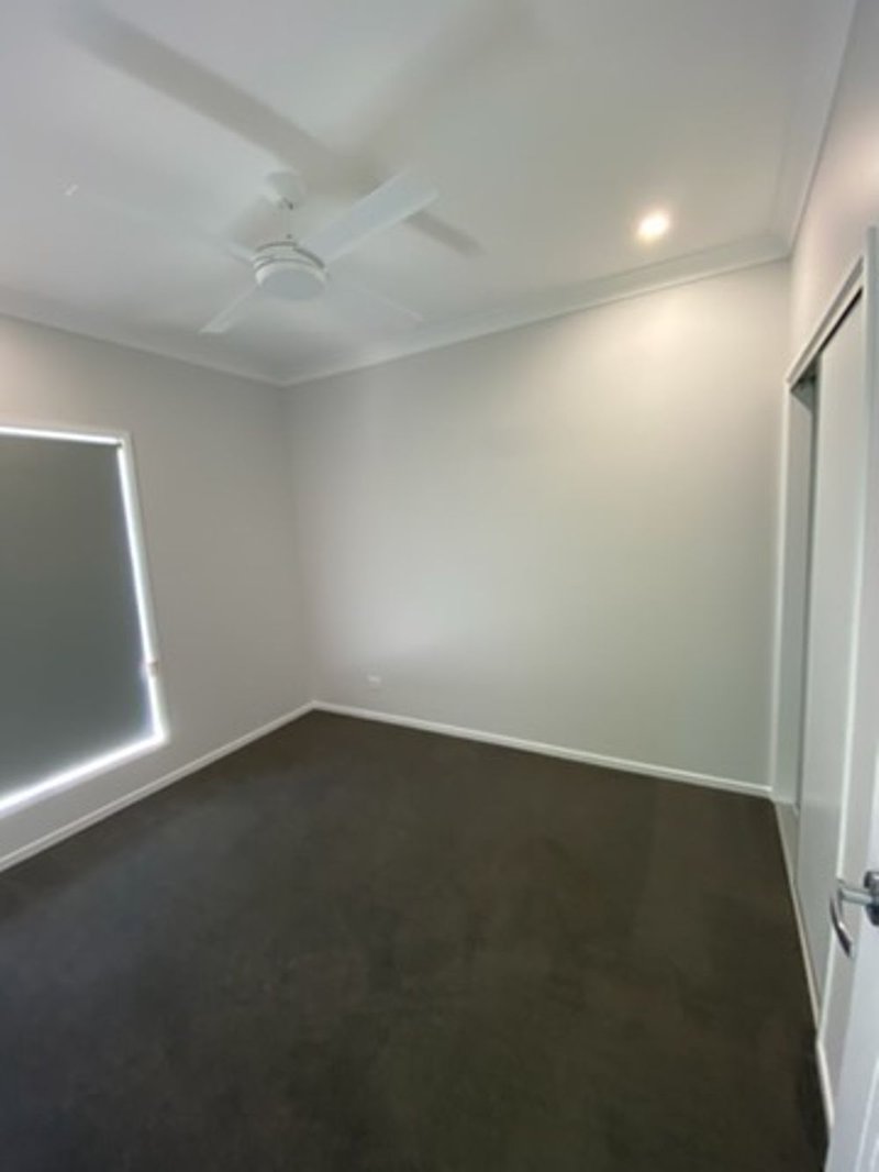 Photo - 29 Aegean Avenue, Newport QLD 4020 - Image 7