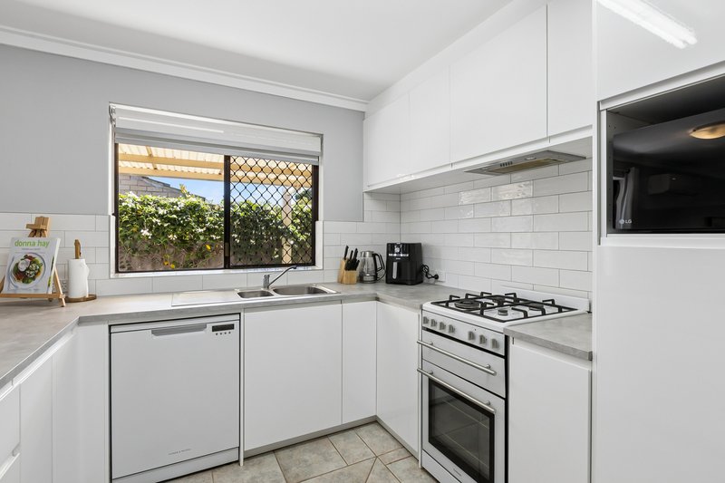 Photo - 29 Aintree Street, Hamersley WA 6022 - Image 10