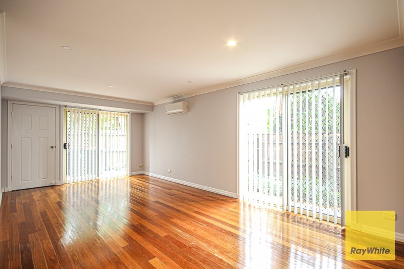 Photo - 2/9 Albert Street, Annerley QLD 4103 - Image 7