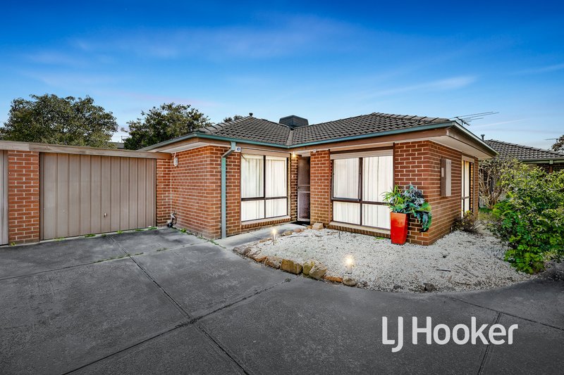 Photo - 2/9 Alexander Street, Cranbourne VIC 3977 - Image 1
