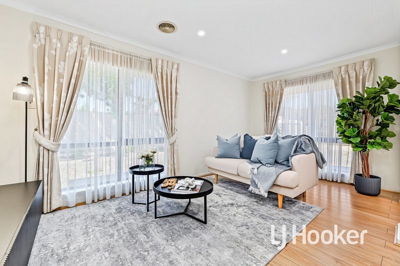 Photo - 2/9 Alexander Street, Cranbourne VIC 3977 - Image 2