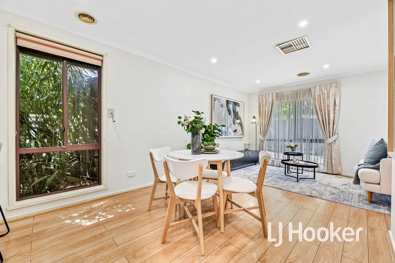 Photo - 2/9 Alexander Street, Cranbourne VIC 3977 - Image 3