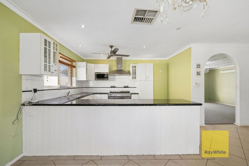 Photo - 29 Amberley Way, Hamilton Hill WA 6163 - Image 4