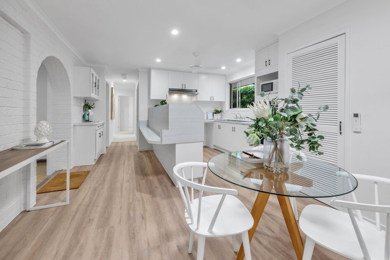 Photo - 29 Annerley Avenue, Runaway Bay QLD 4216 - Image 7