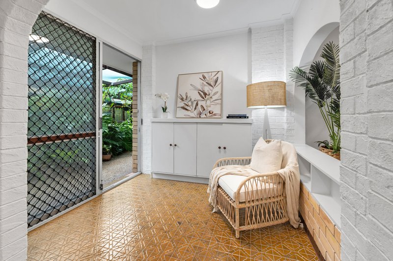 Photo - 29 Annerley Avenue, Runaway Bay QLD 4216 - Image 9