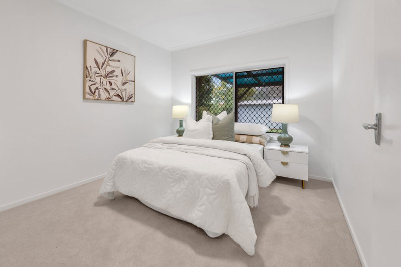 Photo - 29 Annerley Avenue, Runaway Bay QLD 4216 - Image 11