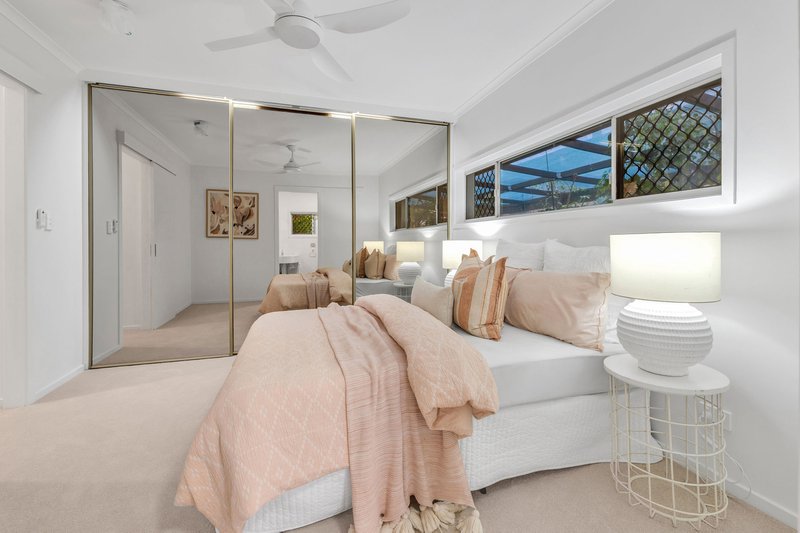 Photo - 29 Annerley Avenue, Runaway Bay QLD 4216 - Image 15