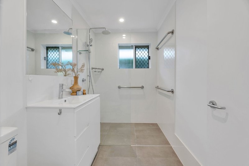 Photo - 29 Annerley Avenue, Runaway Bay QLD 4216 - Image 16