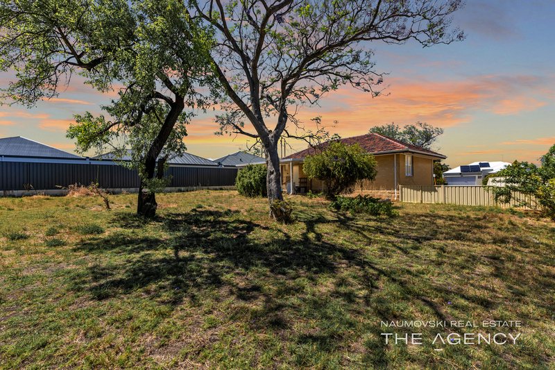 Photo - 29 Apara Way, Nollamara WA 6061 - Image 13