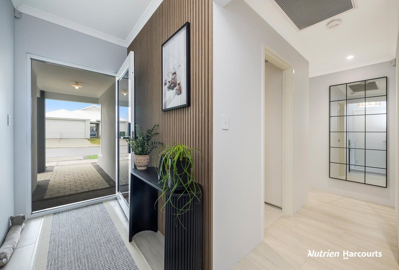 Photo - 29 Ariane View, Yanchep WA 6035 - Image 5