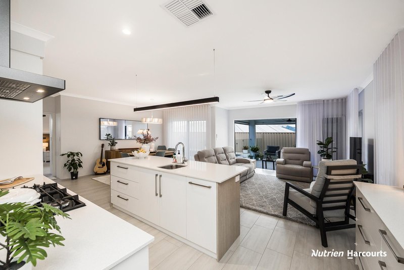 Photo - 29 Ariane View, Yanchep WA 6035 - Image 9