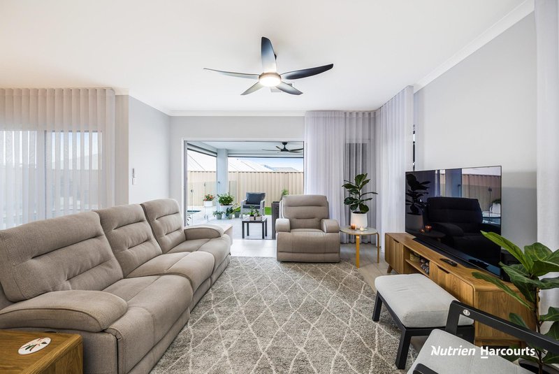 Photo - 29 Ariane View, Yanchep WA 6035 - Image 10