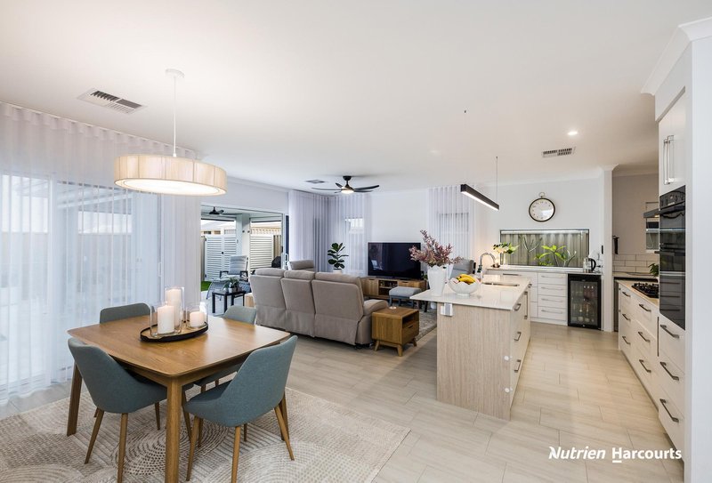 Photo - 29 Ariane View, Yanchep WA 6035 - Image 12