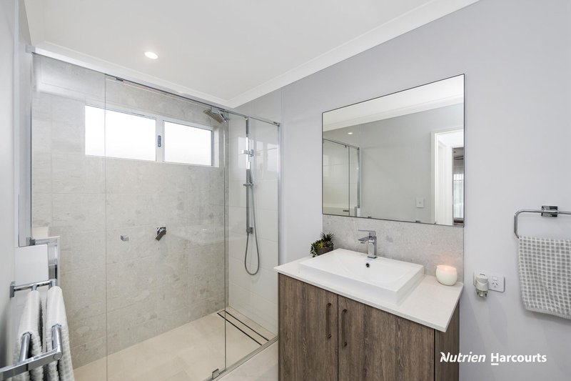 Photo - 29 Ariane View, Yanchep WA 6035 - Image 17