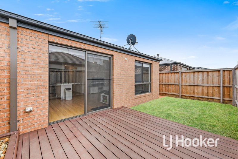 Photo - 29 Ascot Park Drive, Pakenham VIC 3810 - Image 13