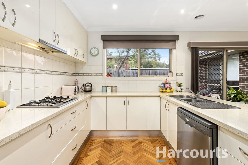 Photo - 2/9 Ash Grove, Bayswater VIC 3153 - Image 4