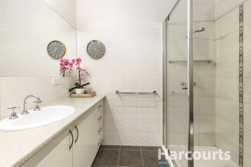 Photo - 2/9 Ash Grove, Bayswater VIC 3153 - Image 7