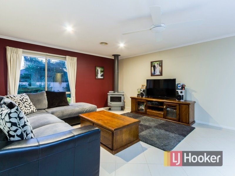 Photo - 29 Ashwood Grove, Pakenham VIC 3810 - Image 5