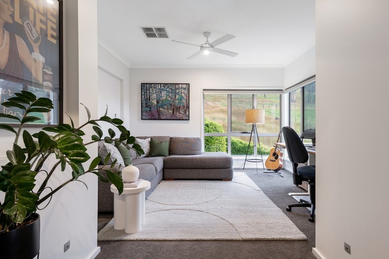 Photo - 29 Ballara Drive, West Wodonga VIC 3690 - Image 2