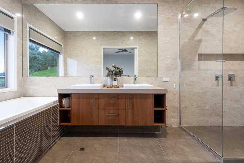 Photo - 29 Ballara Drive, West Wodonga VIC 3690 - Image 13