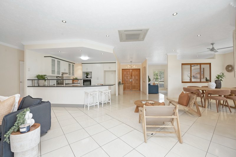 Photo - 29 Bamboo Crescent, Mount Louisa QLD 4814 - Image 6