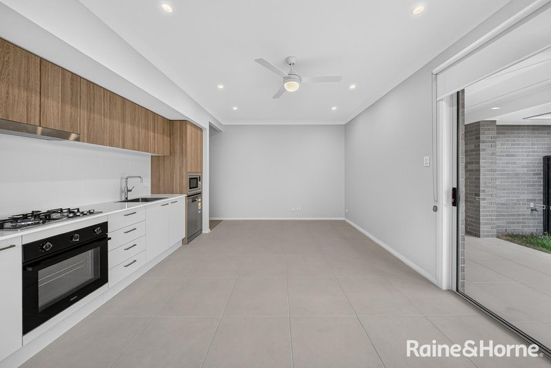 Photo - 2/9 Barnbougle Street, Heddon Greta NSW 2321 - Image 2
