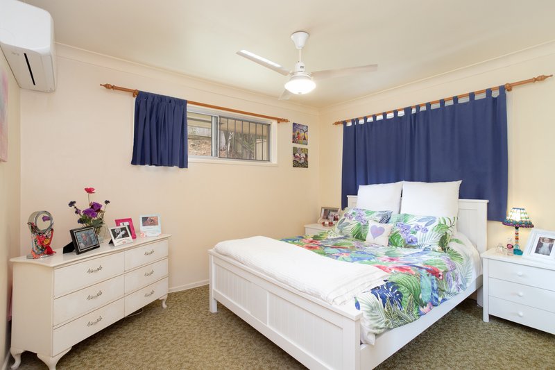 Photo - 29 Barney Street, Arana Hills QLD 4054 - Image 6