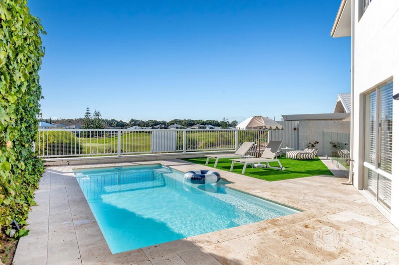 Photo - 29 Barrenjoey Parkway, Secret Harbour WA 6173 - Image 1