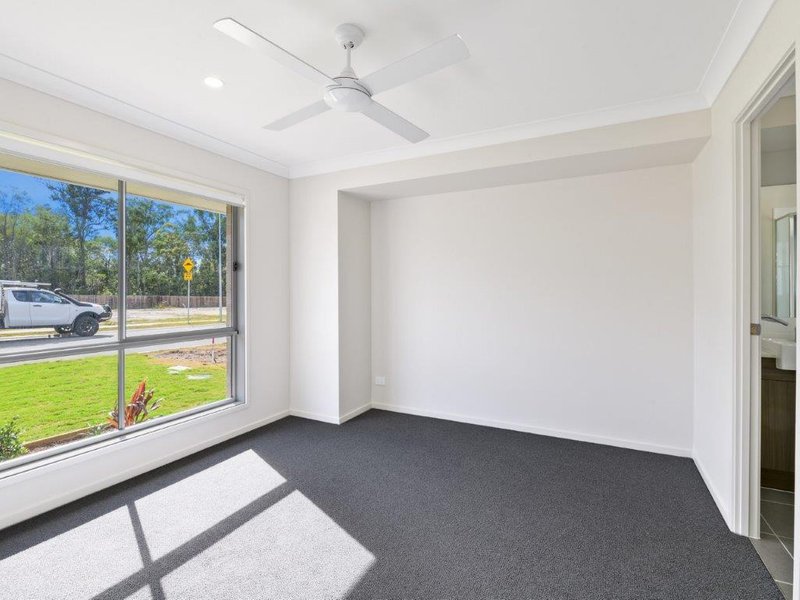 Photo - 29 Beetham Court, Logan Reserve QLD 4133 - Image 5