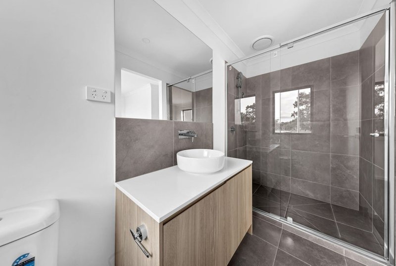 Photo - 29 Bergamot Boulevard, Mickleham VIC 3064 - Image 12