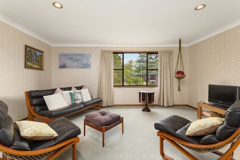 Photo - 29 Bimbil Avenue, Mount Colah NSW 2079 - Image 5