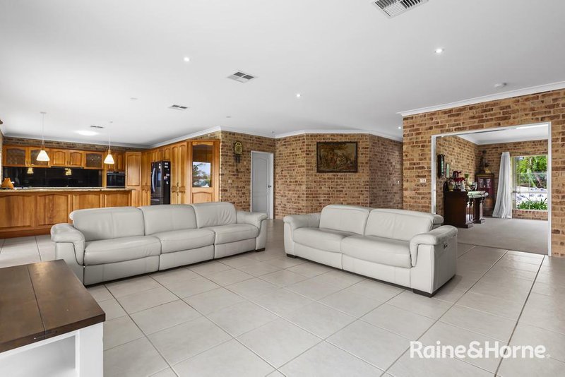 Photo - 29 Blue Gum Drive, Aberglasslyn NSW 2320 - Image 6