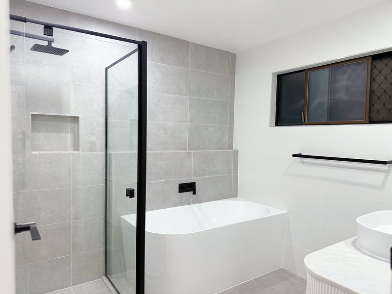 Photo - 29 Bonogin Road, Mudgeeraba QLD 4213 - Image 8