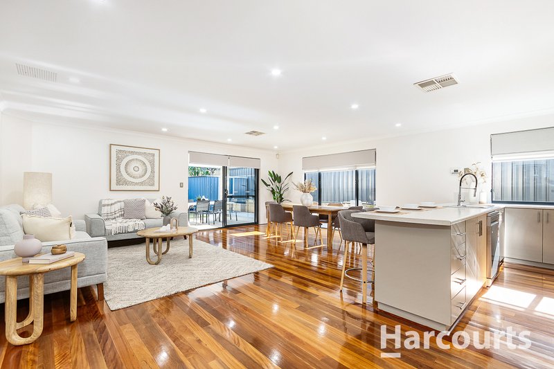 Photo - 29 Botanic Avenue, Banksia Grove WA 6031 - Image 2