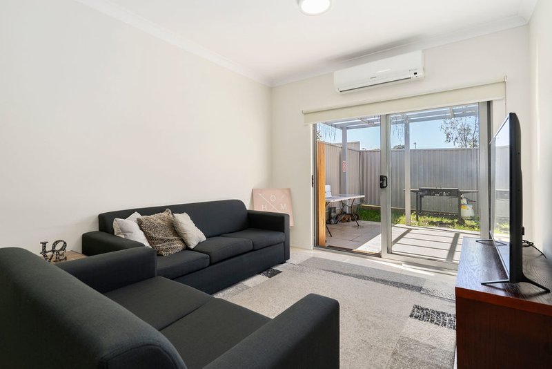 Photo - 29 Bowaga Circuit, Villawood NSW 2163 - Image 2